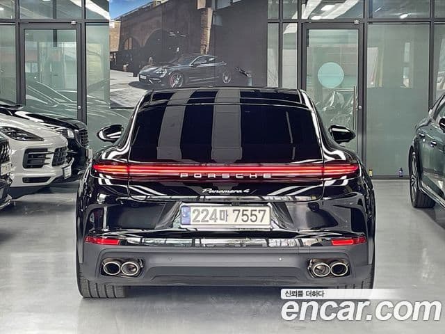 Porsche Panamera (976) 2