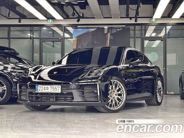 Porsche Panamera (976) 3
