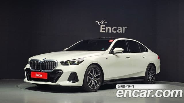BMW 5 Series (G60)