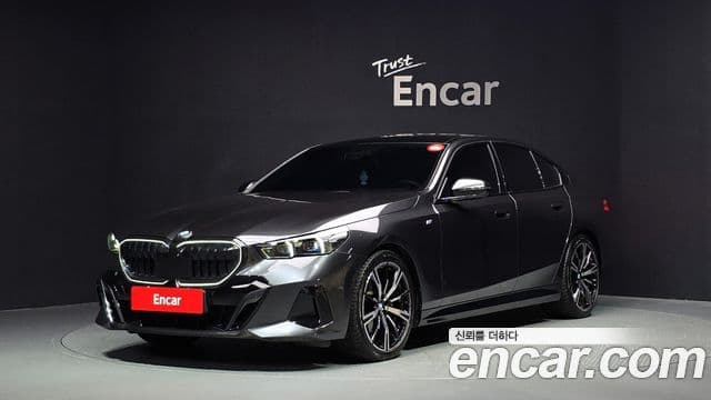 BMW 5 Series (G60)