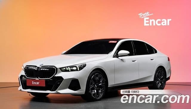 BMW 5 Series (G60)