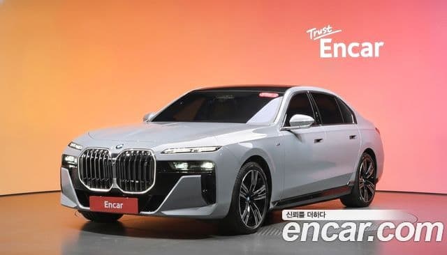 BMW i7 (G70)