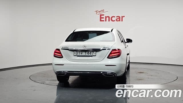 Mercedes-Benz E-Class W213 4