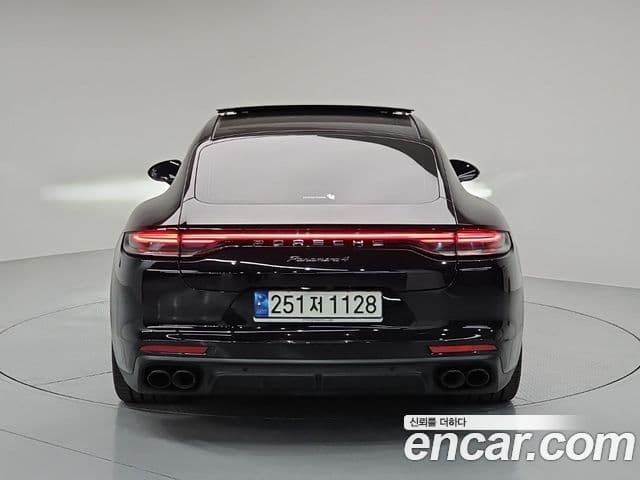 Porsche Panamera (971) 3