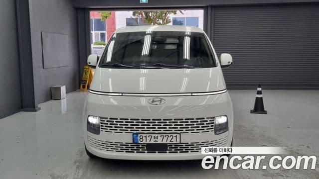Hyundai Staria