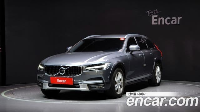 Volvo V90 Cross Country 1