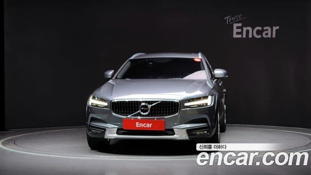 Volvo V90 Cross Country 3