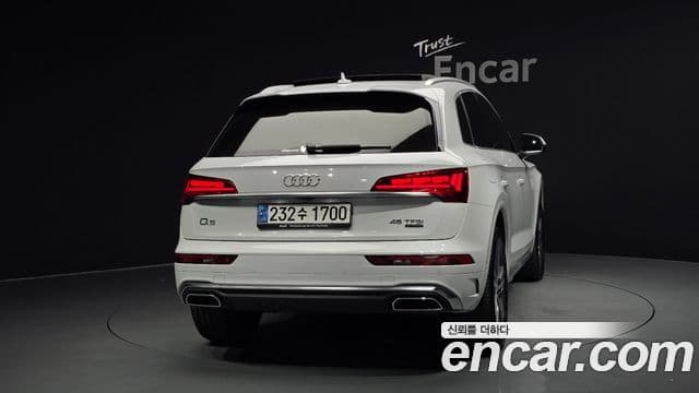 Audi Q5 (FY) 4