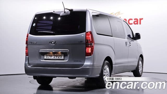 Hyundai The New Grand Starex 2