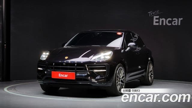 Porsche Macan 1