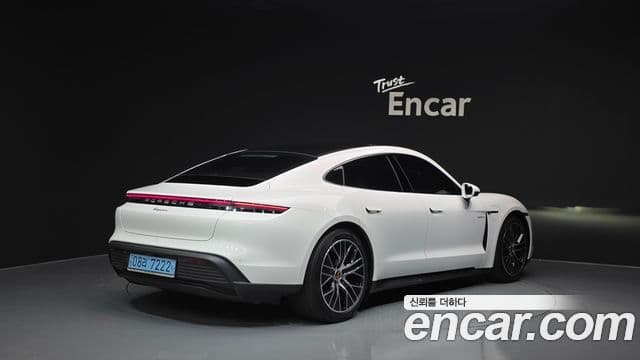 Porsche Taycan 2