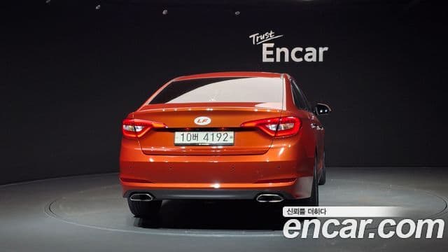 Hyundai LF Sonata 4