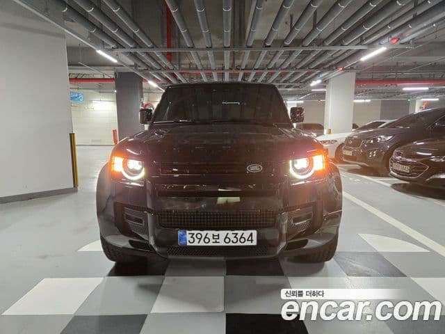 Land Rover Defender (L663) 1