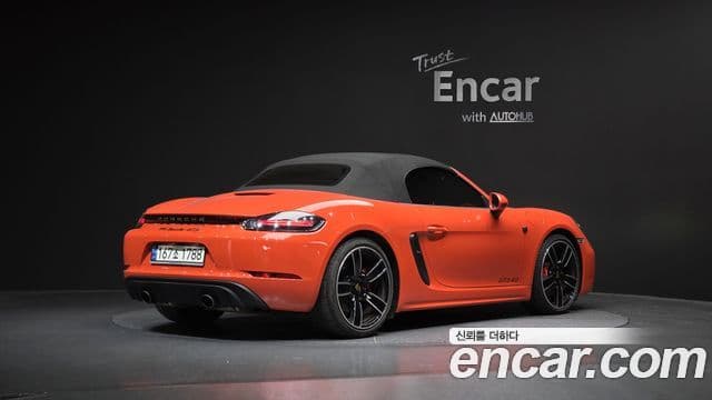 Porsche 718 Boxster 2