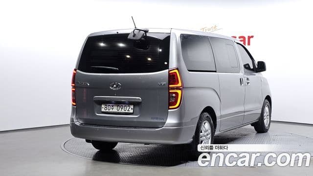 Hyundai The New Grand Starex 2
