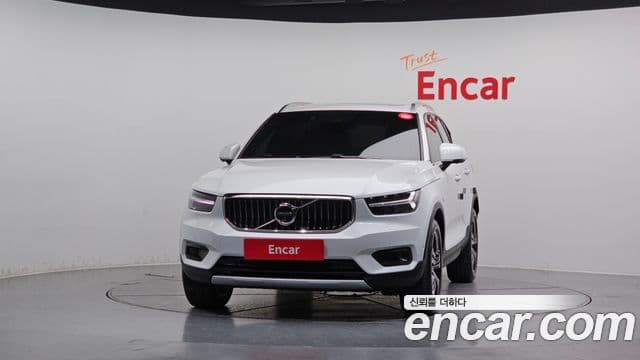 Volvo XC40 3