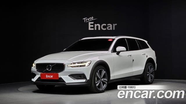 Volvo V60 Cross Country 2nd Gen 1