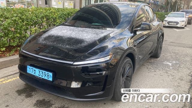 Tesla Model Y 2