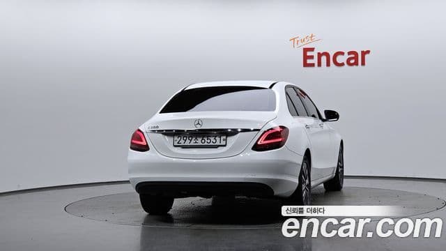Mercedes-Benz C-Class W205 4