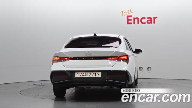 Hyundai The New Avante (CN7) 4