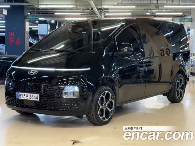 Hyundai Staria