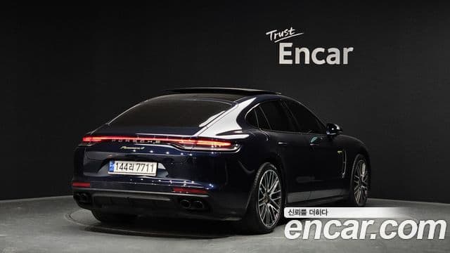 Porsche Panamera (971) 2
