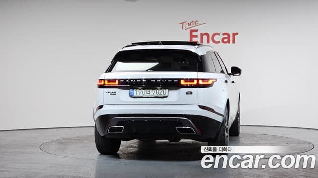 Land Rover Range Rover Velar 3
