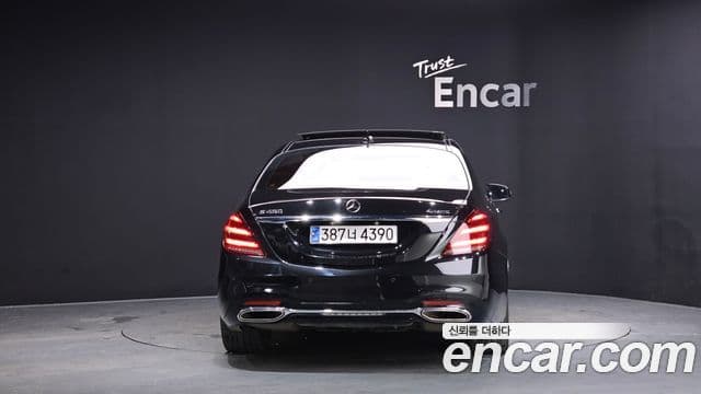 Mercedes-Benz S-Class W222 4