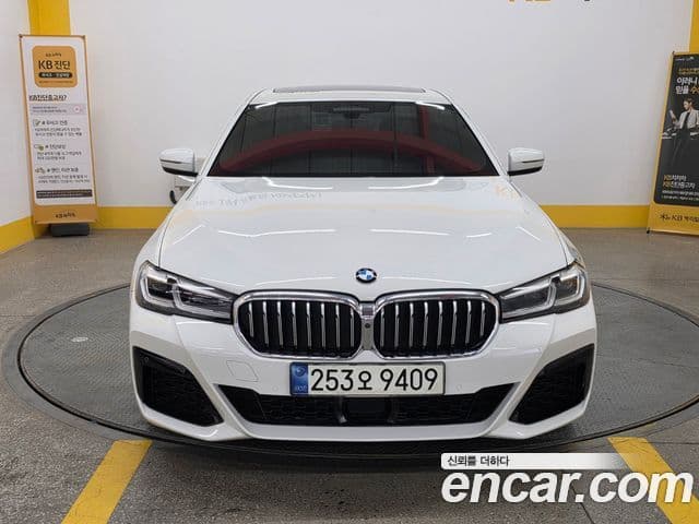 BMW 5 Series (G30) 3