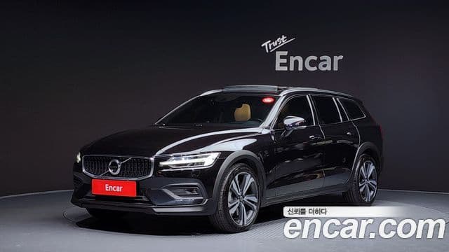 Volvo V60 Cross Country 2nd Gen 1