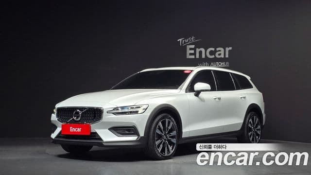 Volvo V60 Cross Country 2nd Gen 1