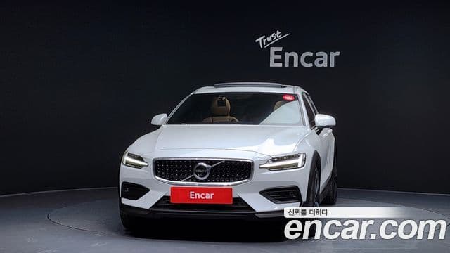 Volvo V60 Cross Country 2nd Gen 3
