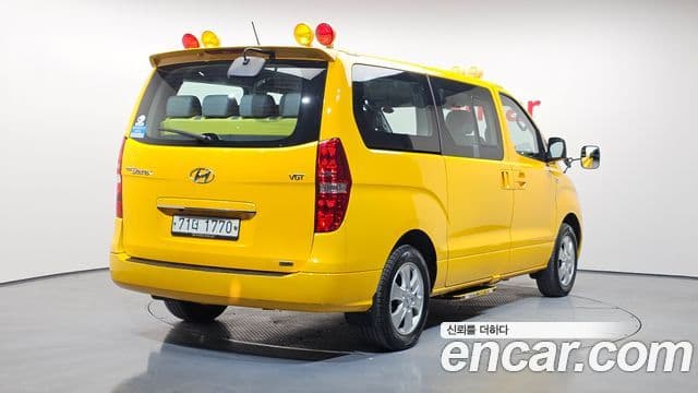 Hyundai Grand Starex 2