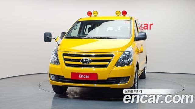 Hyundai Grand Starex 3