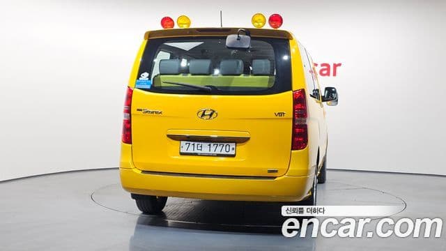 Hyundai Grand Starex 4