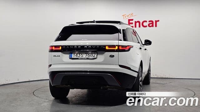 Land Rover Range Rover Velar 4