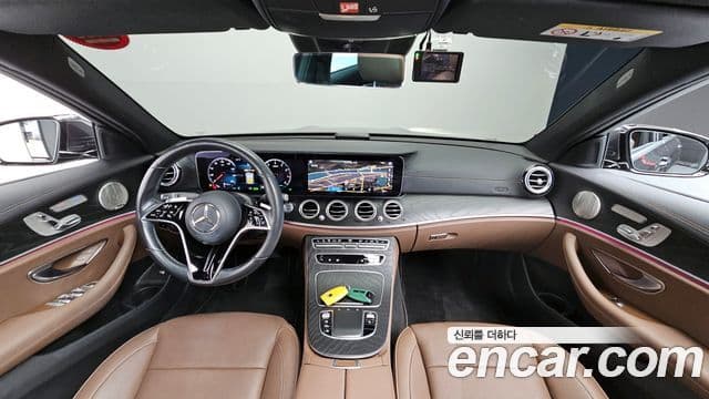 Mercedes-Benz E-Class W213 4