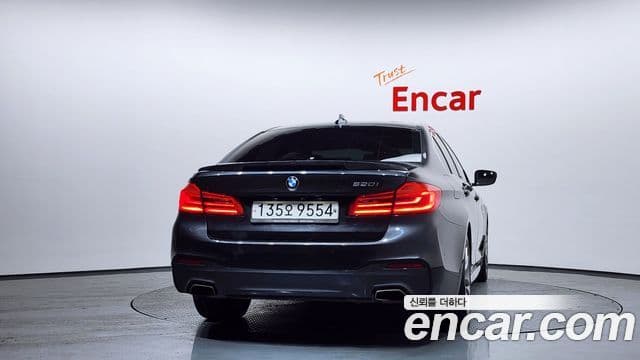 BMW 5 Series (G30) 4