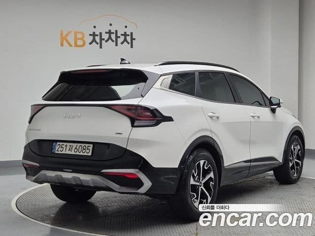 Kia Sportage 5th Gen Hybrid 2
