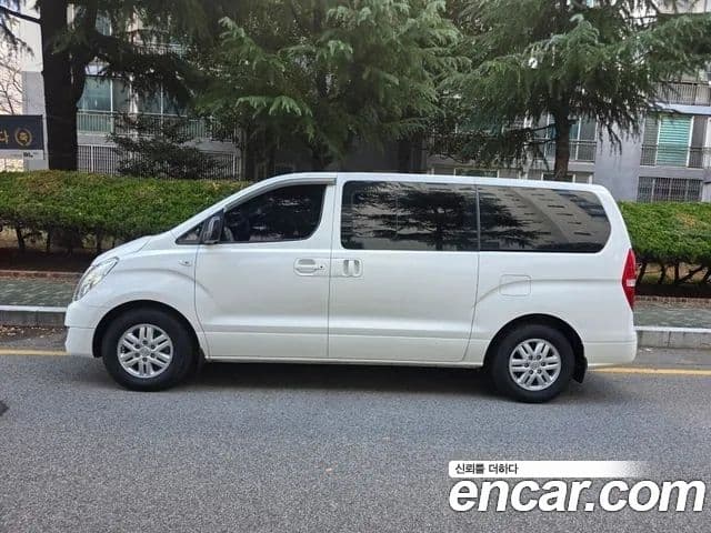 Hyundai Grand Starex 2