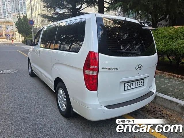 Hyundai Grand Starex 3