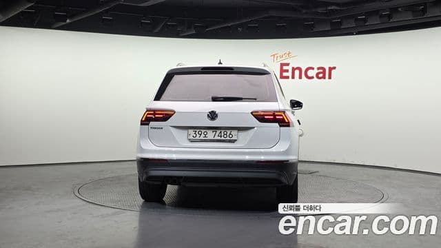 Volkswagen Tiguan 2nd Gen 4