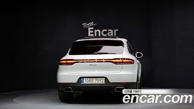 Porsche Macan 4