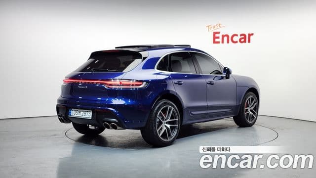 Porsche Macan 2
