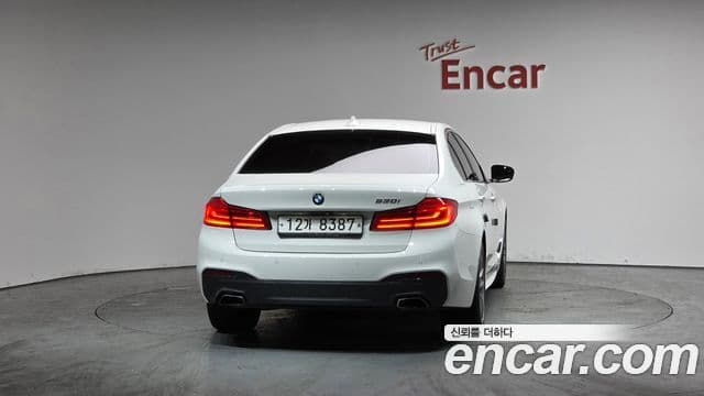 BMW 5 Series (G30) 4