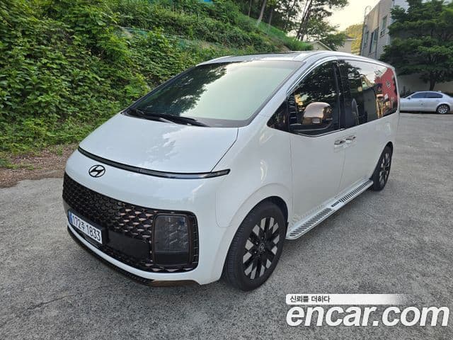 Hyundai Staria 1