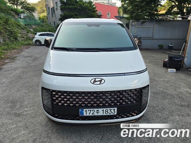 Hyundai Staria 3
