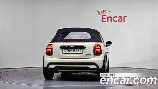 MINI Cooper Convertible 4