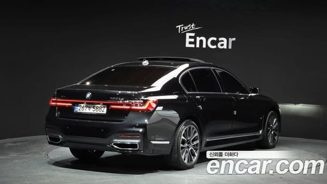 BMW 7 Series (G11) 2