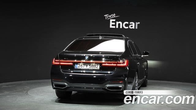 BMW 7 Series (G11) 4